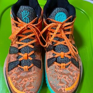 Men’s Nike Kyrie 7 Basketball Sneakers